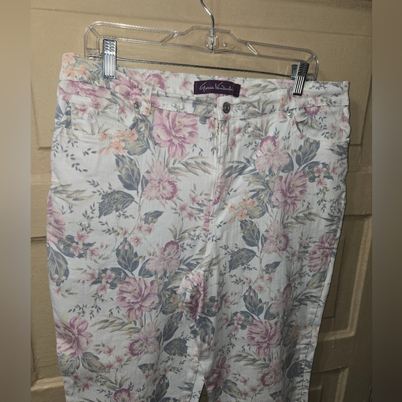 Gloria Vanderbilt Amanda Floral Cotton Blend Skinny Jean EUC Size: 18 - Picture 2 of 7